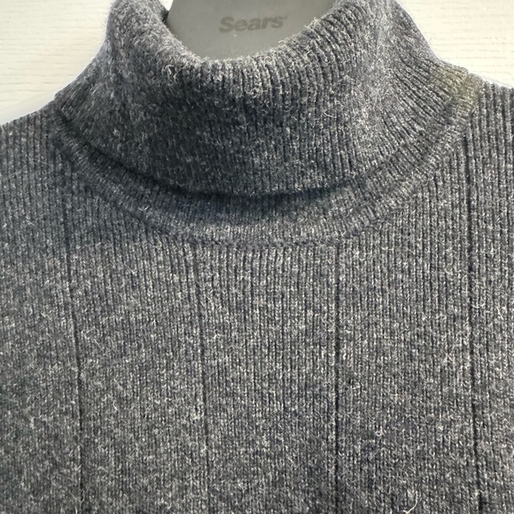 Simons 100% Lambswool  Charcoal Turtleneck Sweater. Ptp 23” lenght 28” - Picture 4 of 7